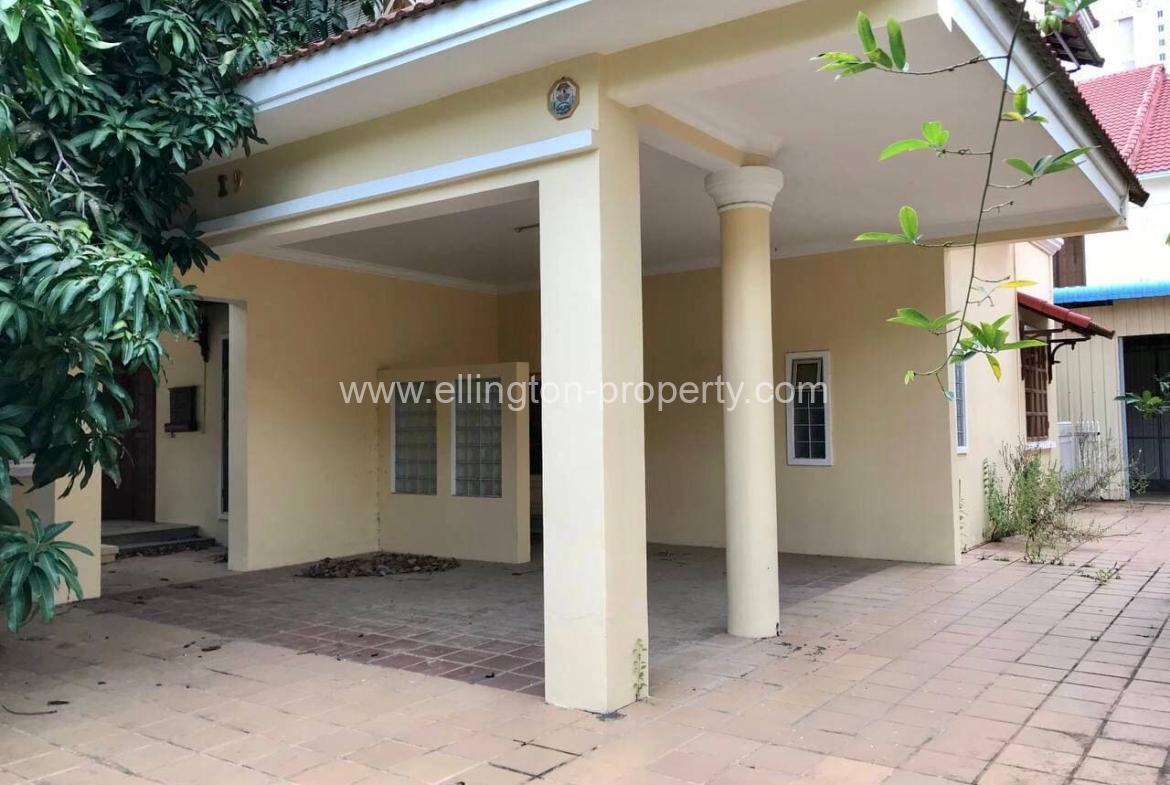 4 Bedrooms Borey For Rent Loacted In Chroy Chongvar - Ellington Property