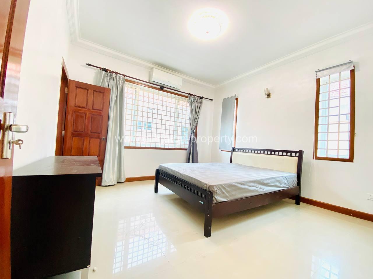 5 Bedrooms Villa Available For Rent Location In Tonle Bassac Id S2055 - Ellington Property