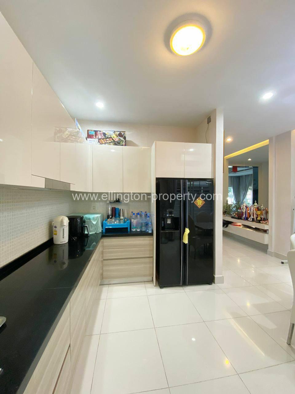 Link Villa Available For Rent And Viewing Location In Aeon2 Id S2076 - Ellington Property