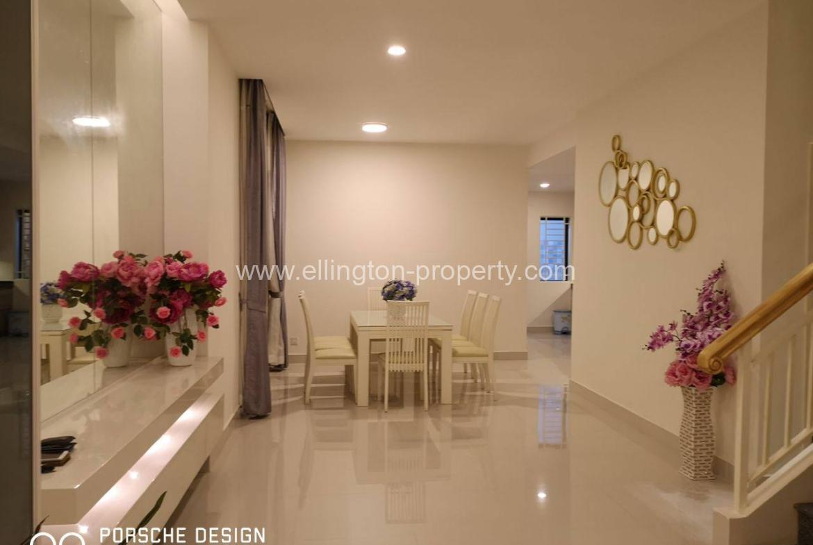 5 Bedrooms Villa On Street Hun Sen Blvd, Code N024 - Ellington Property