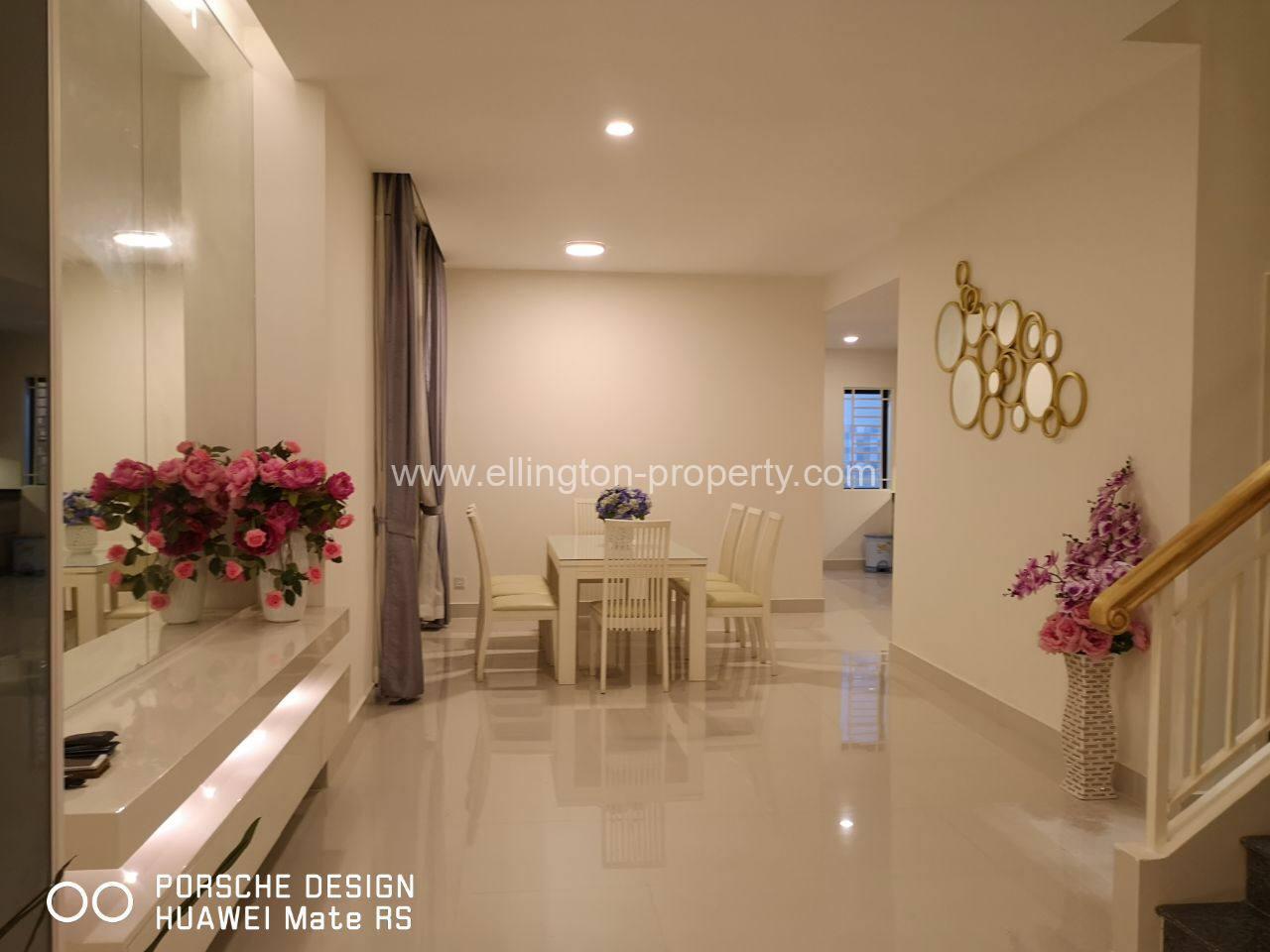 5 Bedrooms Villa On Street Hun Sen Blvd, Code N024 - Ellington Property