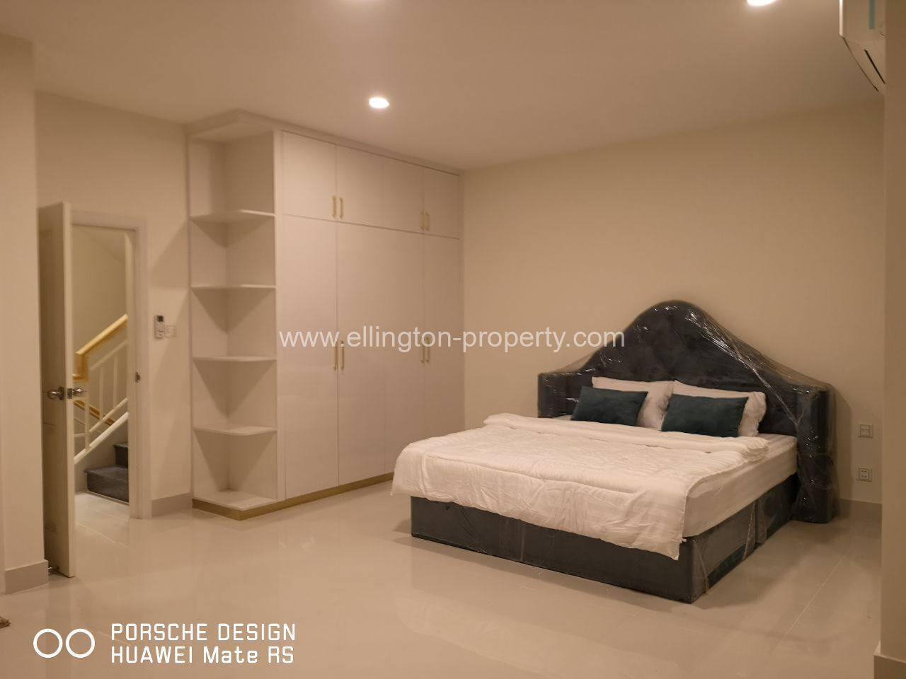 5 Bedrooms Villa On Street Hun Sen Blvd, Code N024 - Ellington Property