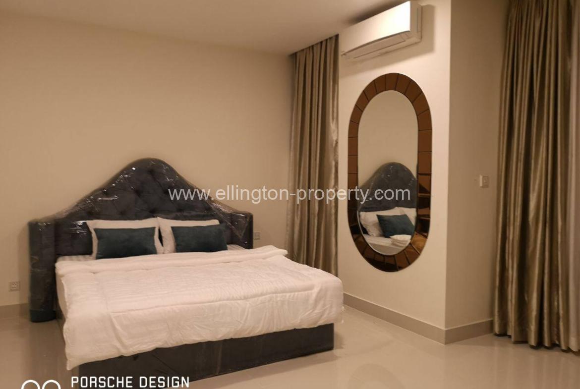 5 Bedrooms Villa On Street Hun Sen Blvd, Code N024 - Ellington Property