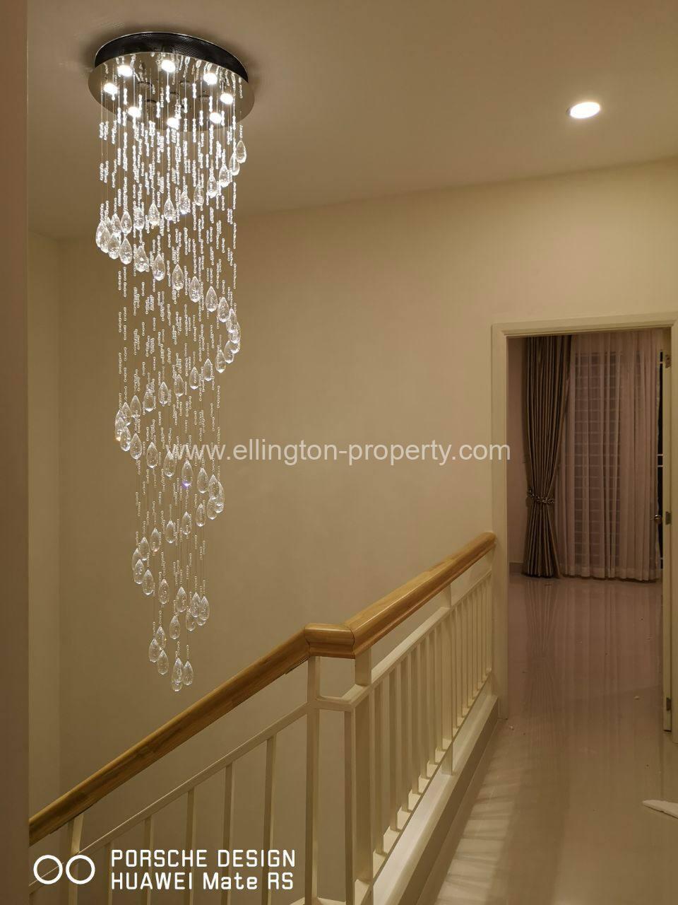 5 Bedrooms Villa On Street Hun Sen Blvd, Code N024 - Ellington Property