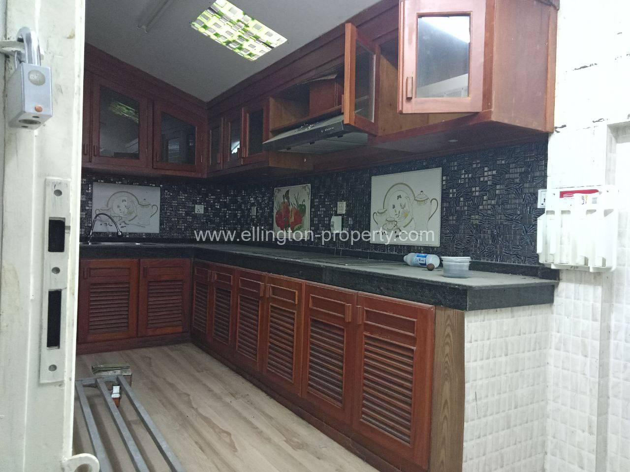 4 Bedrooms Villa Available For Viewing Located At Aeon2 - Ellington Property
