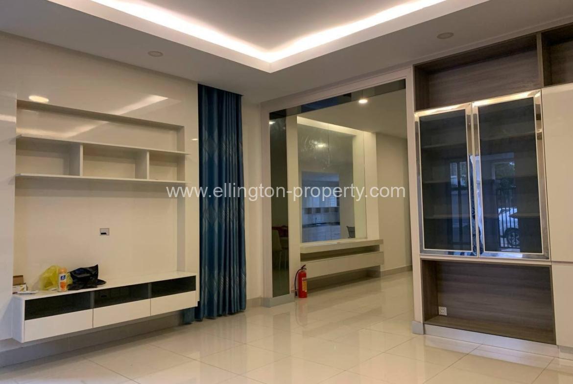 4bedrooms Villa In Street 60m/ Hun Sen Blvd - Ellington Property