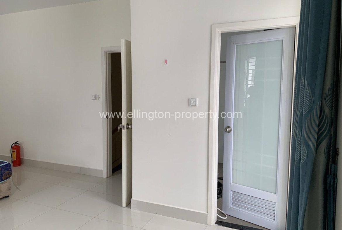 4bedrooms Villa In Street 60m/ Hun Sen Blvd - Ellington Property