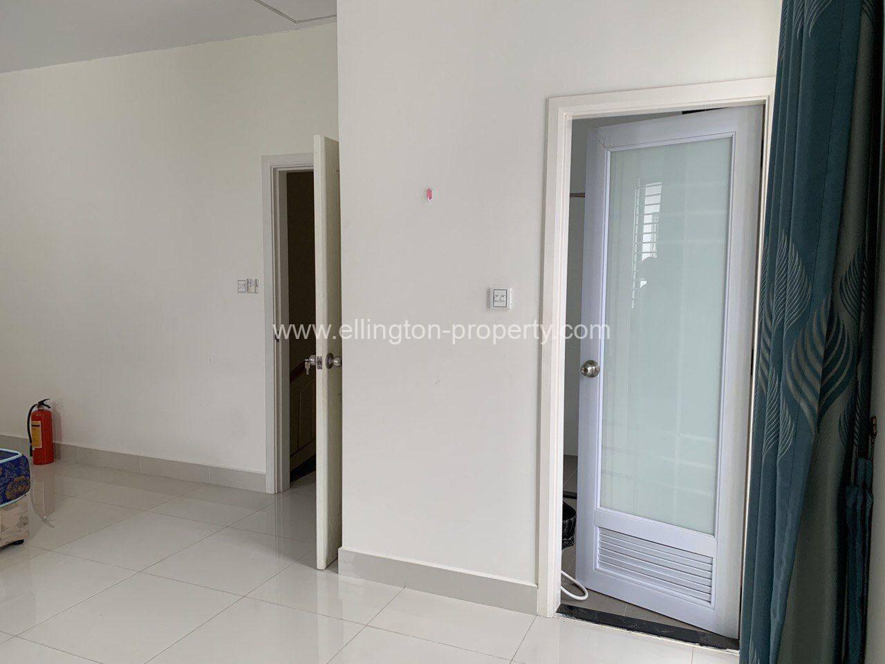 4bedrooms Villa In Street 60m/ Hun Sen Blvd - Ellington Property