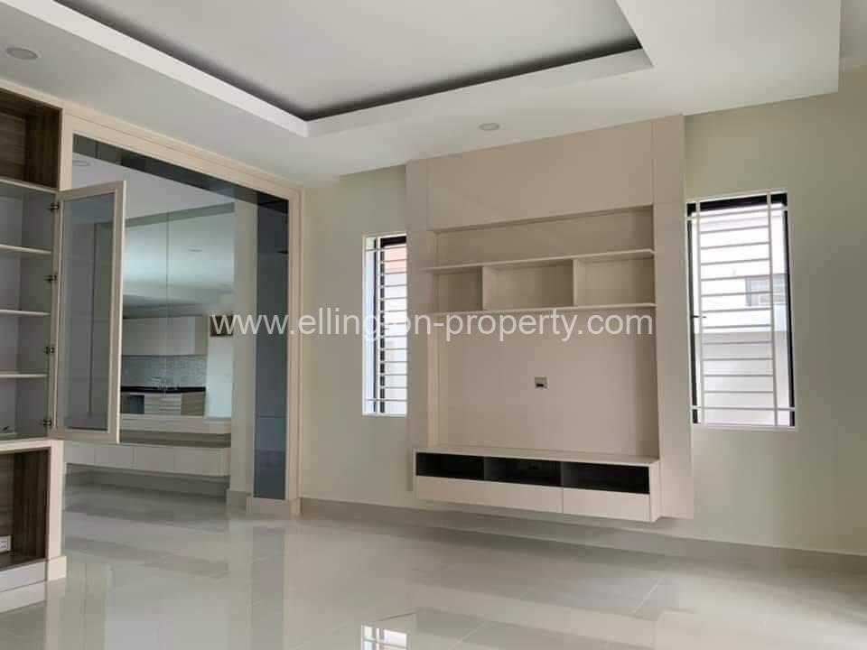 4bedrooms Villa In Street 60m/ Hun Sen Blvd - Ellington Property