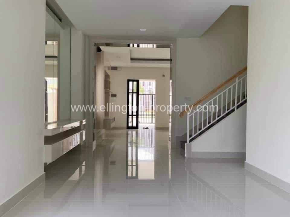 4bedrooms Villa In Street 60m/ Hun Sen Blvd - Ellington Property