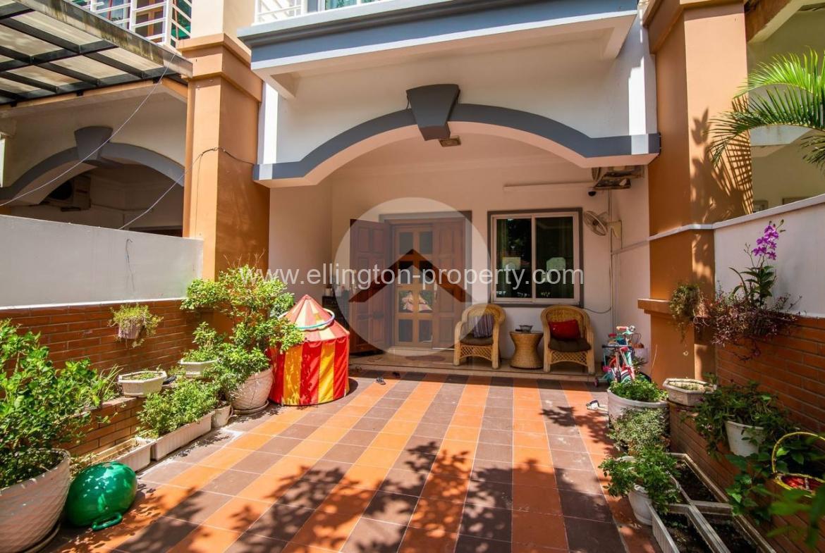 4 Bedroom Flat House For Rent At Tonle Bassac S131 - Ellington Property