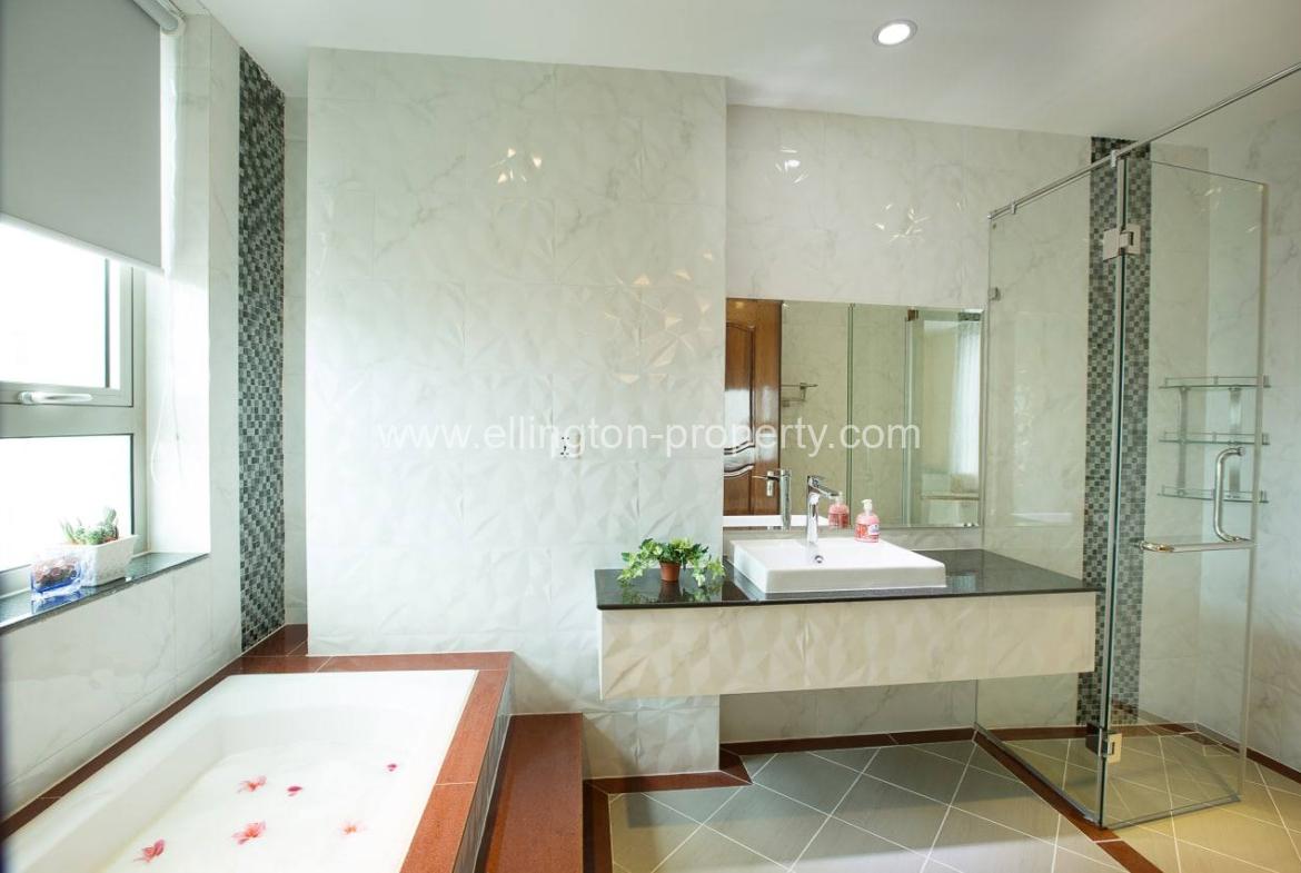 3 Bedrooms Services Apartment Available For Rent Location In Bkk1 - Ellington Property