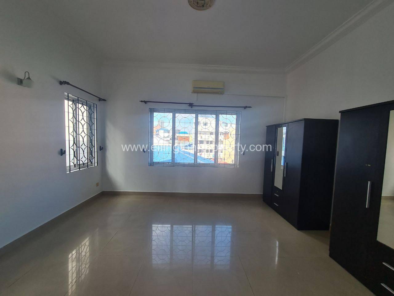 4 Bedroom Shophouse Available For Rent In Tonle Bassac Id S168 - Ellington Property