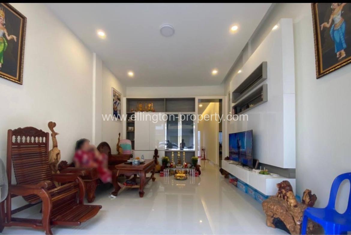 4 Bedroom Shop House For Sale At Beong Snor Id S137 - Ellington Property