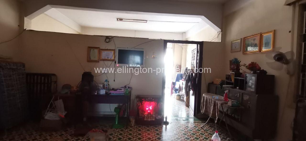 Flat House In Doun Penh Near Kandal Market - Ellington Property