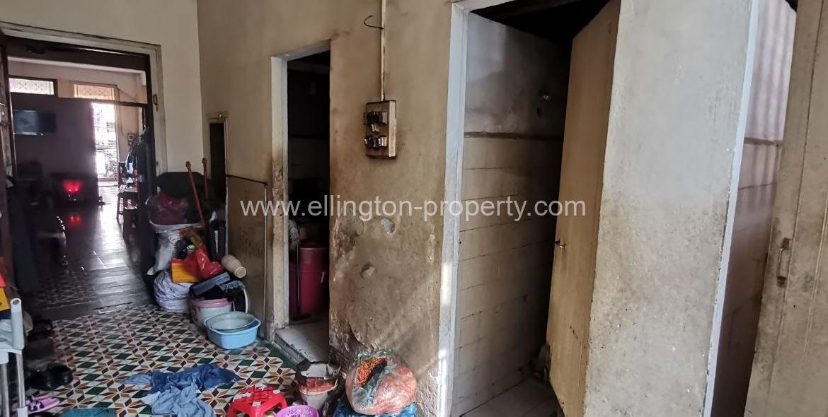 Flat House In Doun Penh Near Kandal Market - Ellington Property