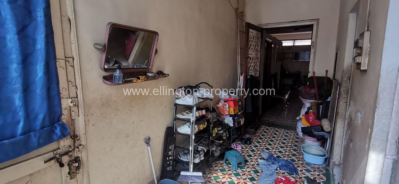 Flat House In Doun Penh Near Kandal Market - Ellington Property