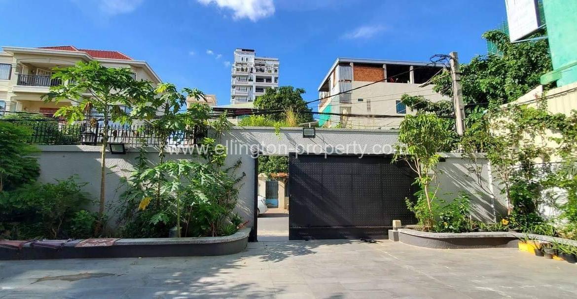 Grand Villa 8 Bedroom Available For Viewing Location At Toul Tompoung Id S2082 - Ellington Property