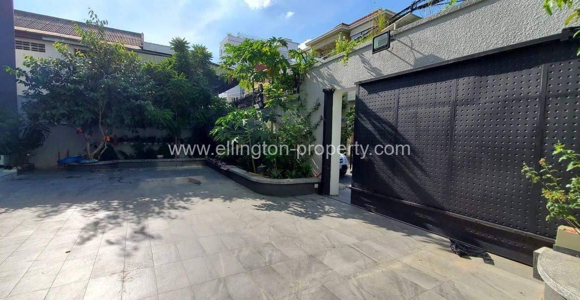 Grand Villa 8 Bedroom Available For Viewing Location At Toul Tompoung Id S2082 - Ellington Property