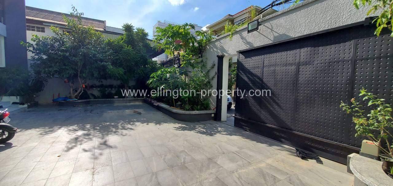 Grand Villa 8 Bedroom Available For Viewing Location At Toul Tompoung Id S2082 - Ellington Property