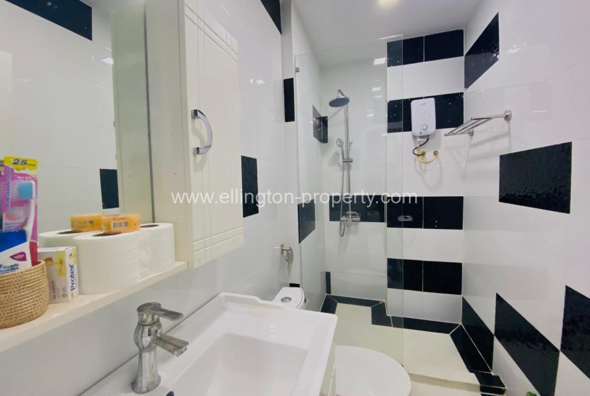 Two Bedrooms Services Apartment Available For Rent Location In Russia Market Id S2137 - Ellington Property