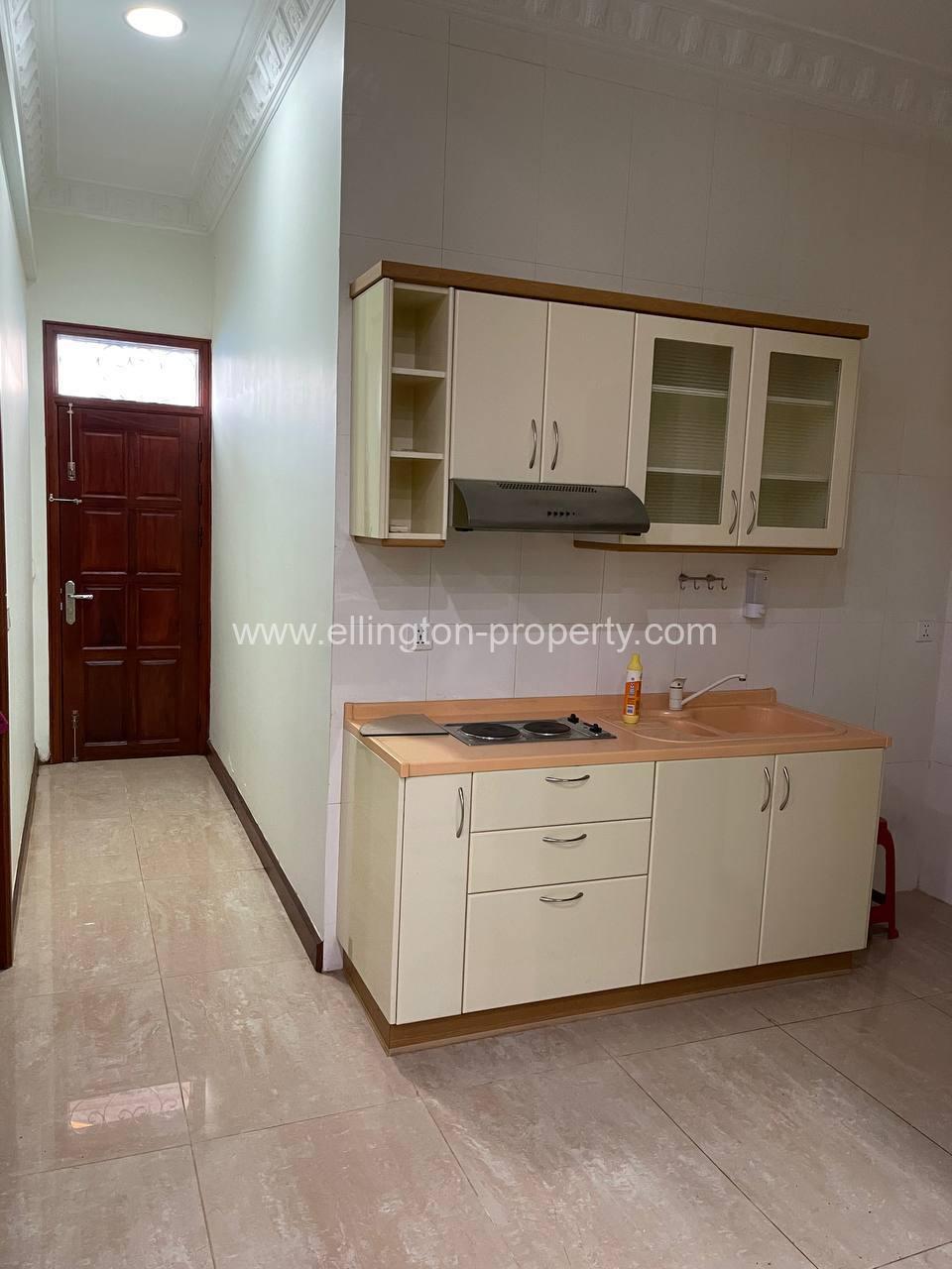 Villa 6 Bedroom Available For Rent , Located In Tonle Bassac - Ellington Property