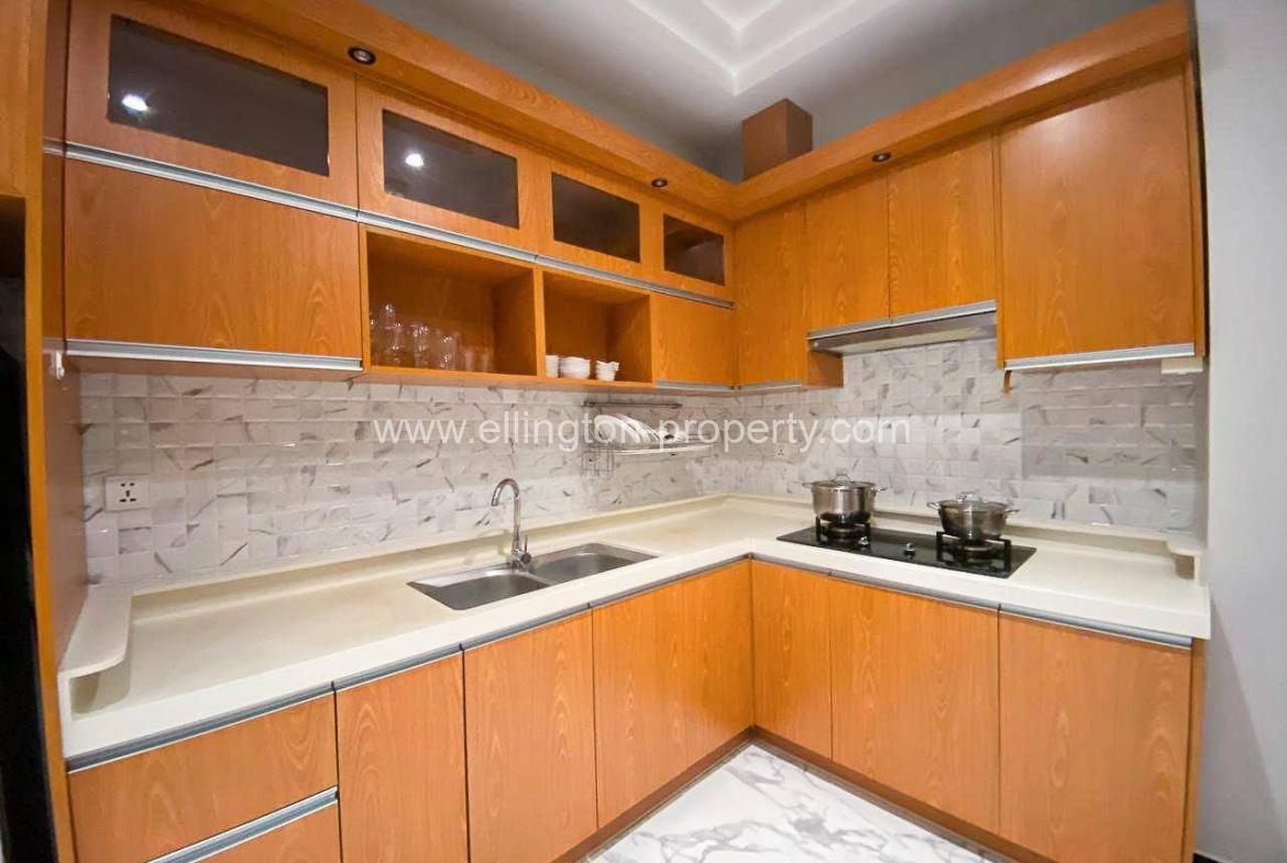 Two Bedrooms Services Apartment Available For Rent Location In Russia Market Id S2115 - Ellington Property