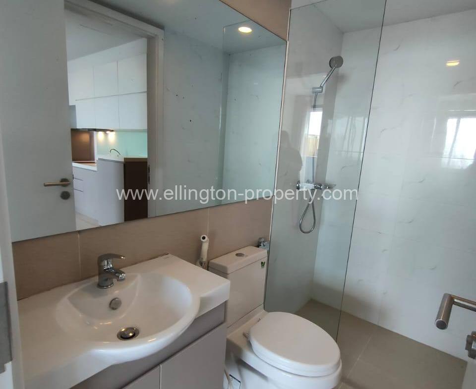 1 Bedroom Room Services Apartment Available For Rent Location In Tonle Bassac Id S2130 - Ellington Property