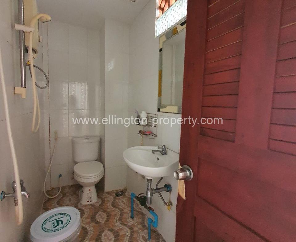 2 Bedroom Available For Rent In Location In Doun Penh, N83 - Ellington Property