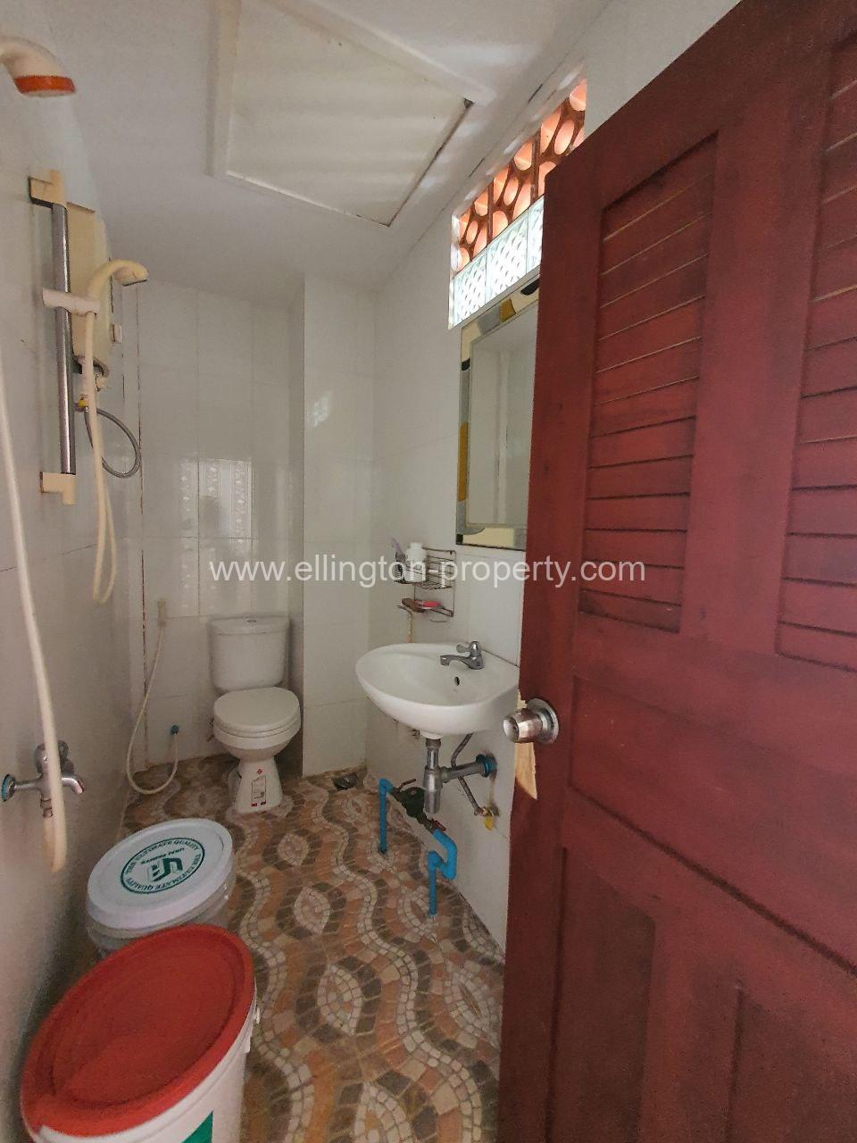 2 Bedroom Available For Rent In Location In Doun Penh, N83 - Ellington Property