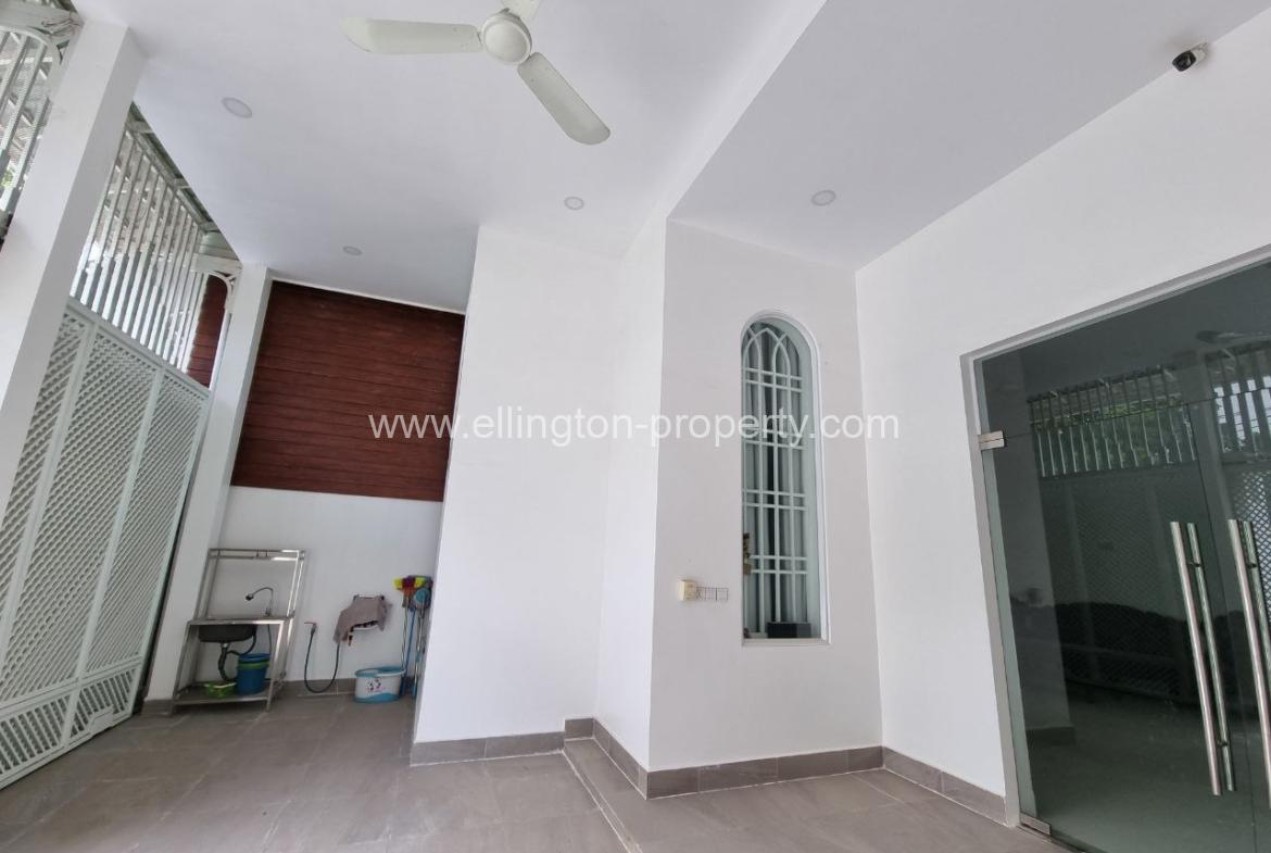 House With Elevator For Rent Location Beong Trobek Near Russai Market - Ellington Property