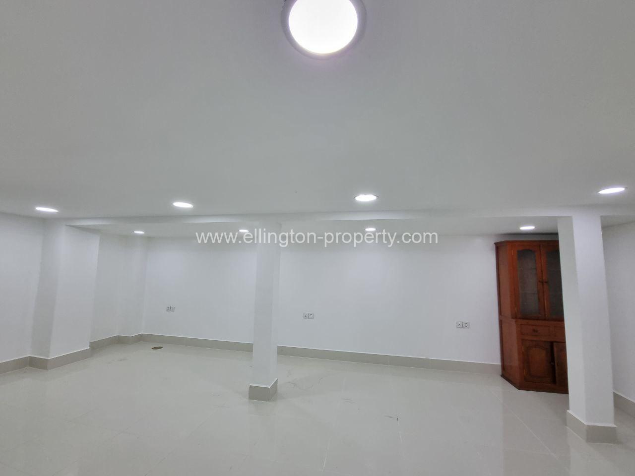 House With Elevator For Rent Location Beong Trobek Near Russai Market - Ellington Property