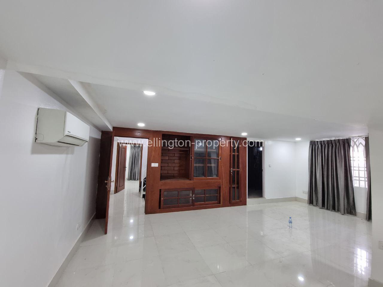 House With Elevator For Rent Location Beong Trobek Near Russai Market - Ellington Property