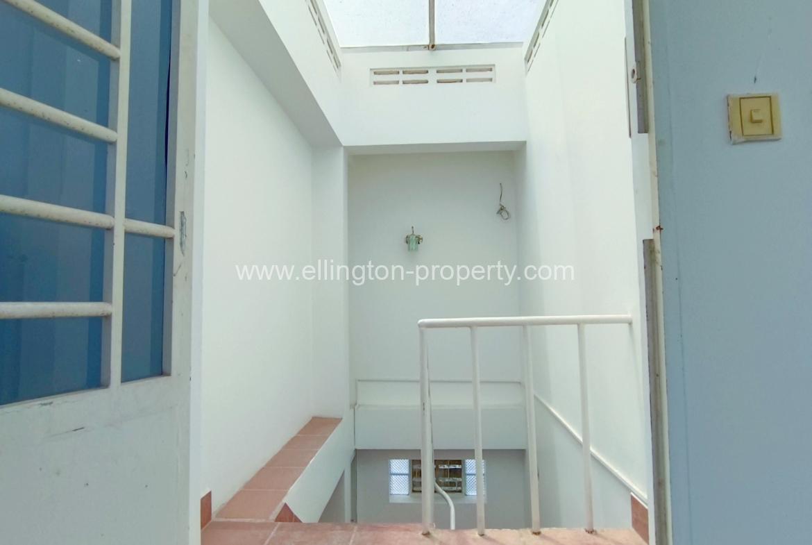 5 Bedrooms For Rent Or Sale In Daun Penh!! - Ellington Property