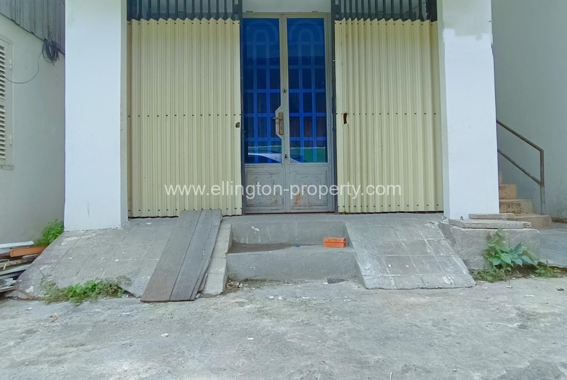 5 Bedrooms For Rent Or Sale In Daun Penh!! - Ellington Property