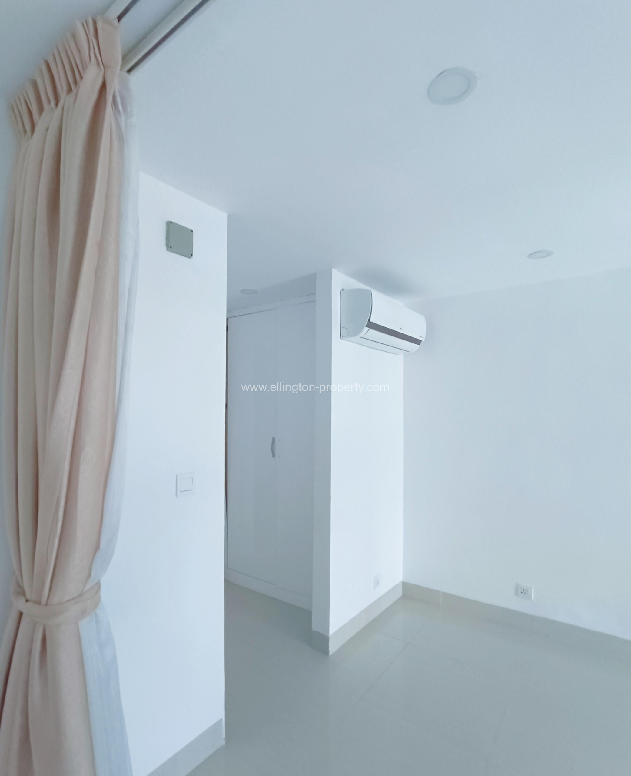 5 Bedrooms For Rent Or Sale In Daun Penh!! - Ellington Property