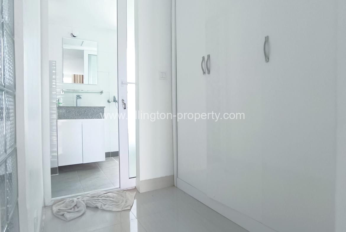 5 Bedrooms For Rent Or Sale In Daun Penh!! - Ellington Property