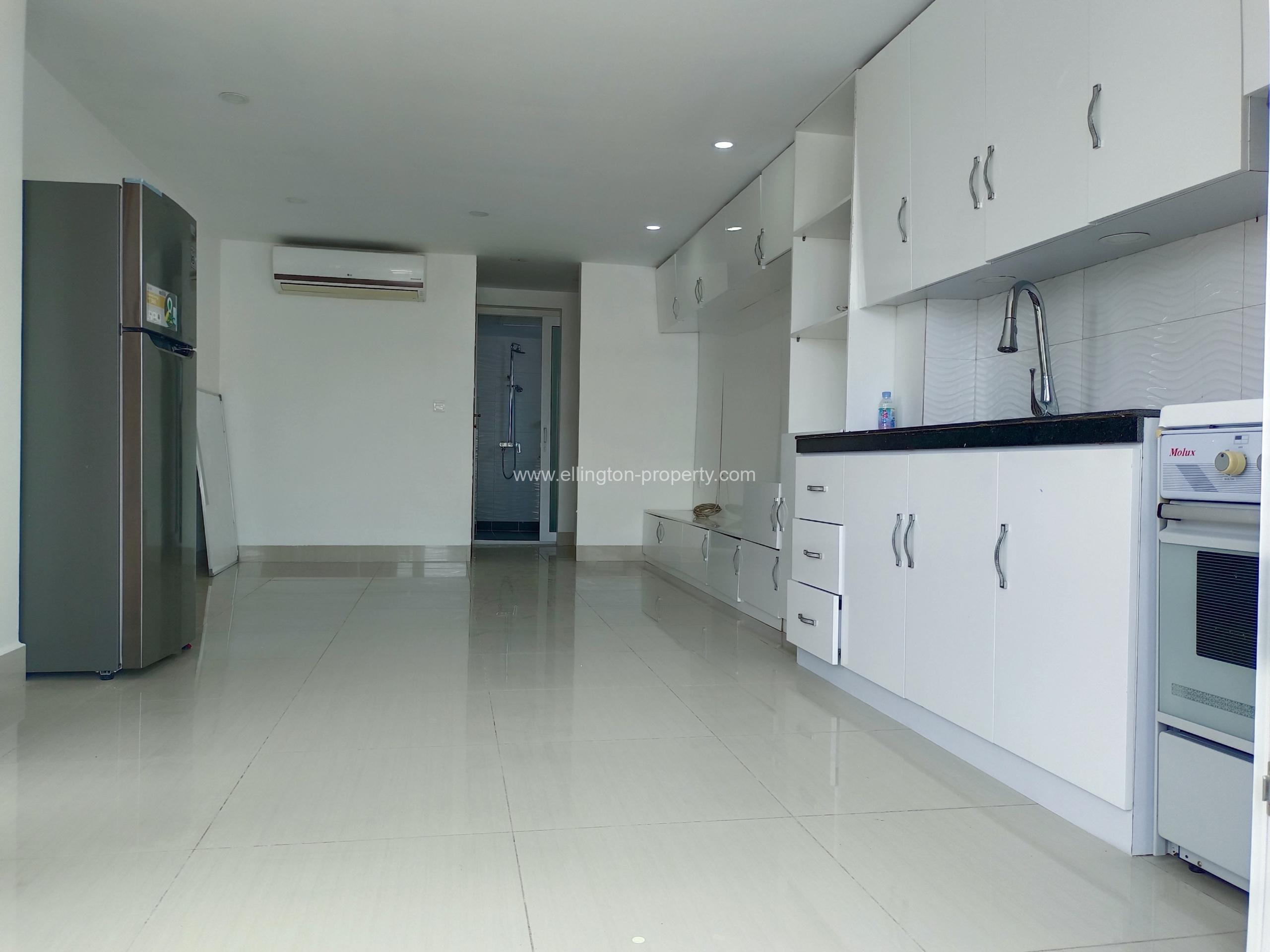 5 Bedrooms For Rent Or Sale In Daun Penh!! - Ellington Property