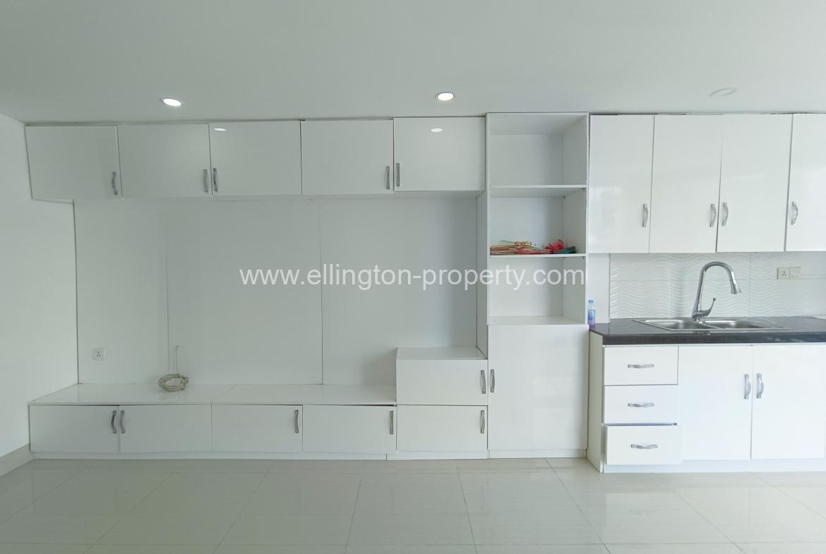 5 Bedrooms For Rent Or Sale In Daun Penh!! - Ellington Property