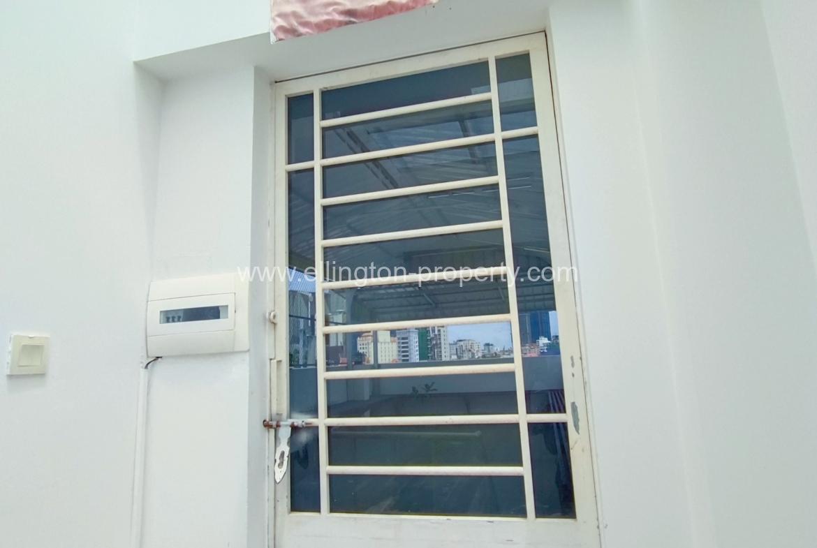 5 Bedrooms For Rent Or Sale In Daun Penh!! - Ellington Property