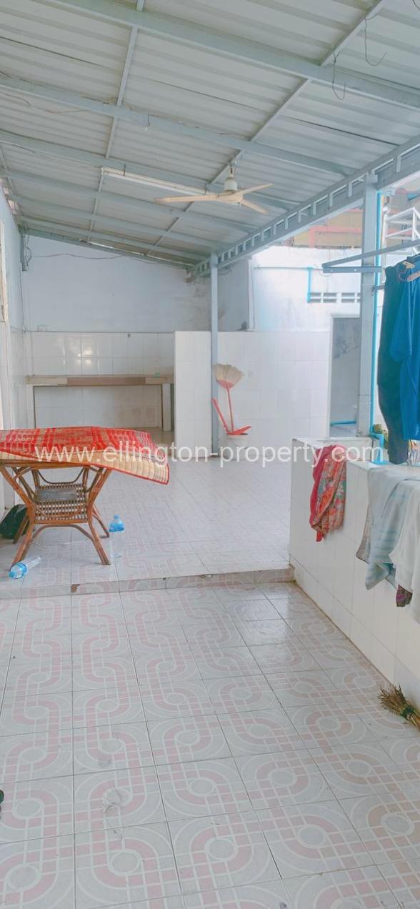 5 Bedrooms Flat For Sale In Daun Penh! - Ellington Property