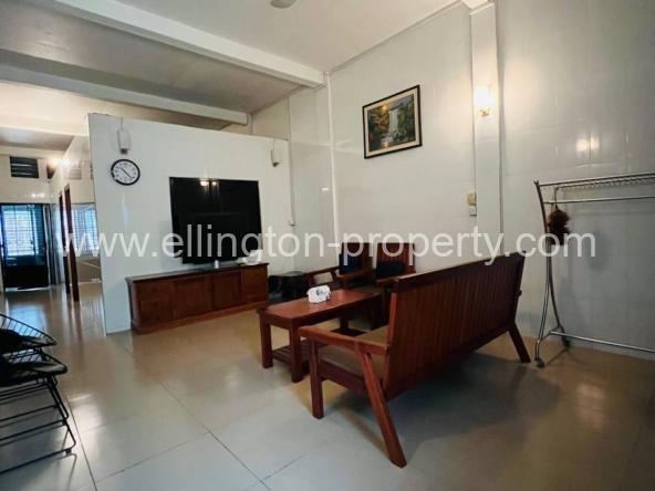 2 Bedrooms For Rent - Ellington Property