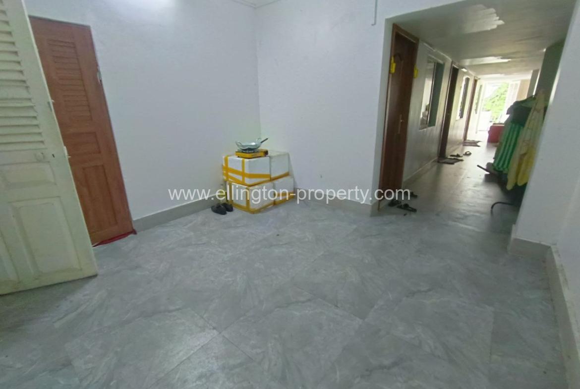 Unrenovated Flat For Sale In Daun Penh - Ellington Property