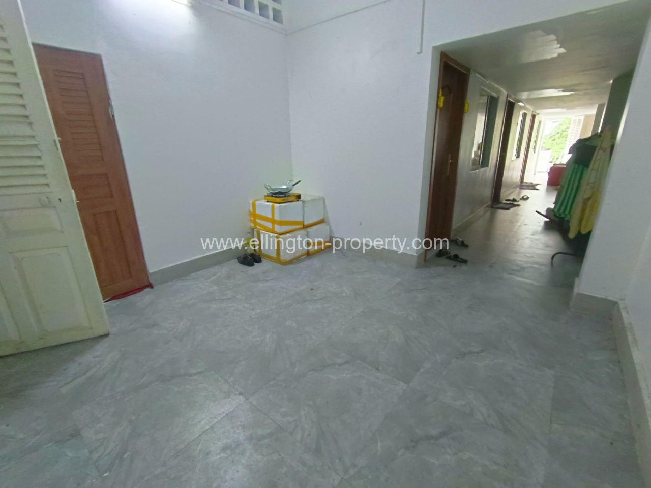 Unrenovated Flat For Sale In Daun Penh - Ellington Property