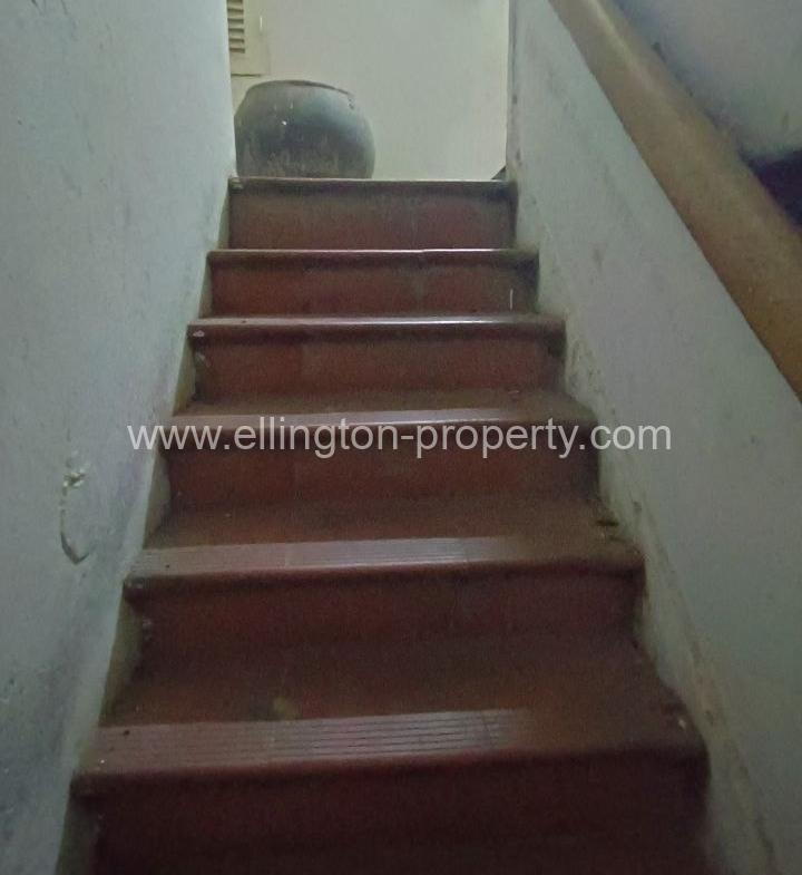 Unrenovated Flat For Sale In Daun Penh - Ellington Property