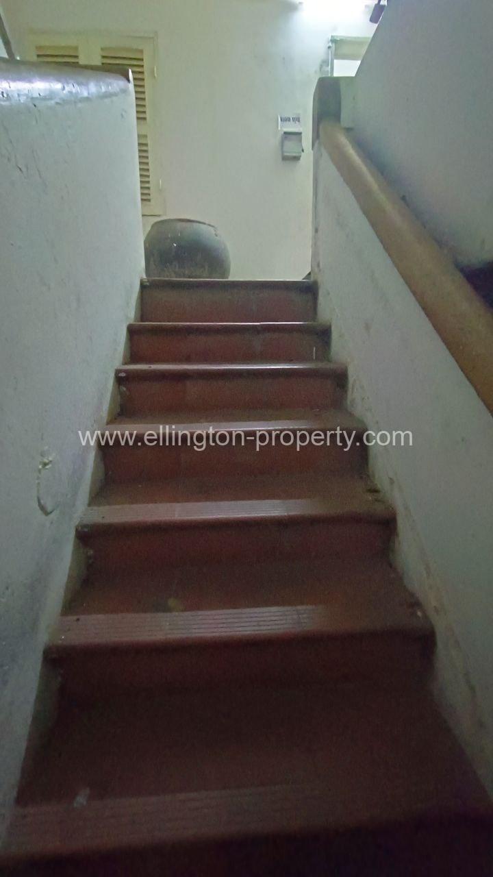 Unrenovated Flat For Sale In Daun Penh - Ellington Property