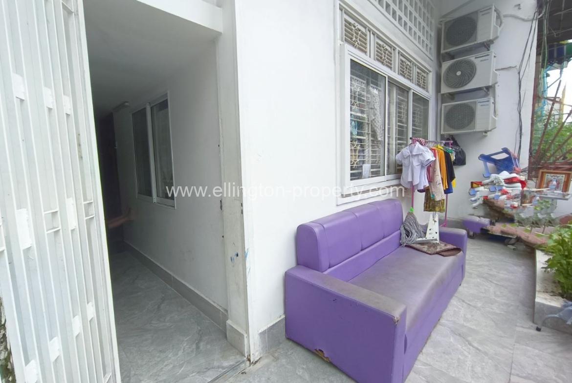 Unrenovated Flat For Sale In Daun Penh - Ellington Property