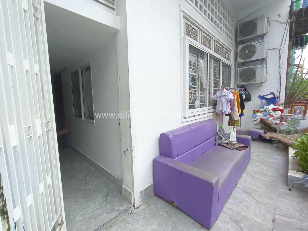 Unrenovated Flat For Sale In Daun Penh - Ellington Property