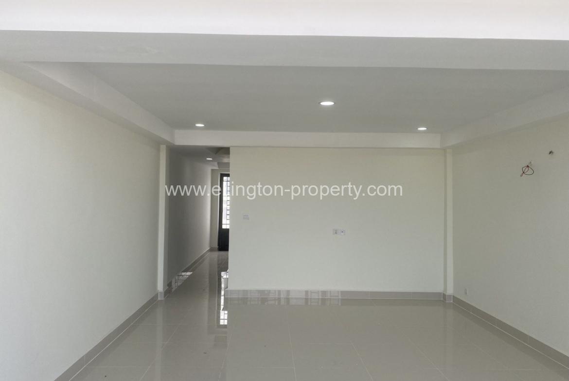 2 Bedrooms Shophouse For Sale In Borey East Land And Home - Ellington Property