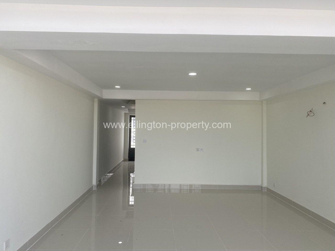 2 Bedrooms Shophouse For Sale In Borey East Land And Home - Ellington Property